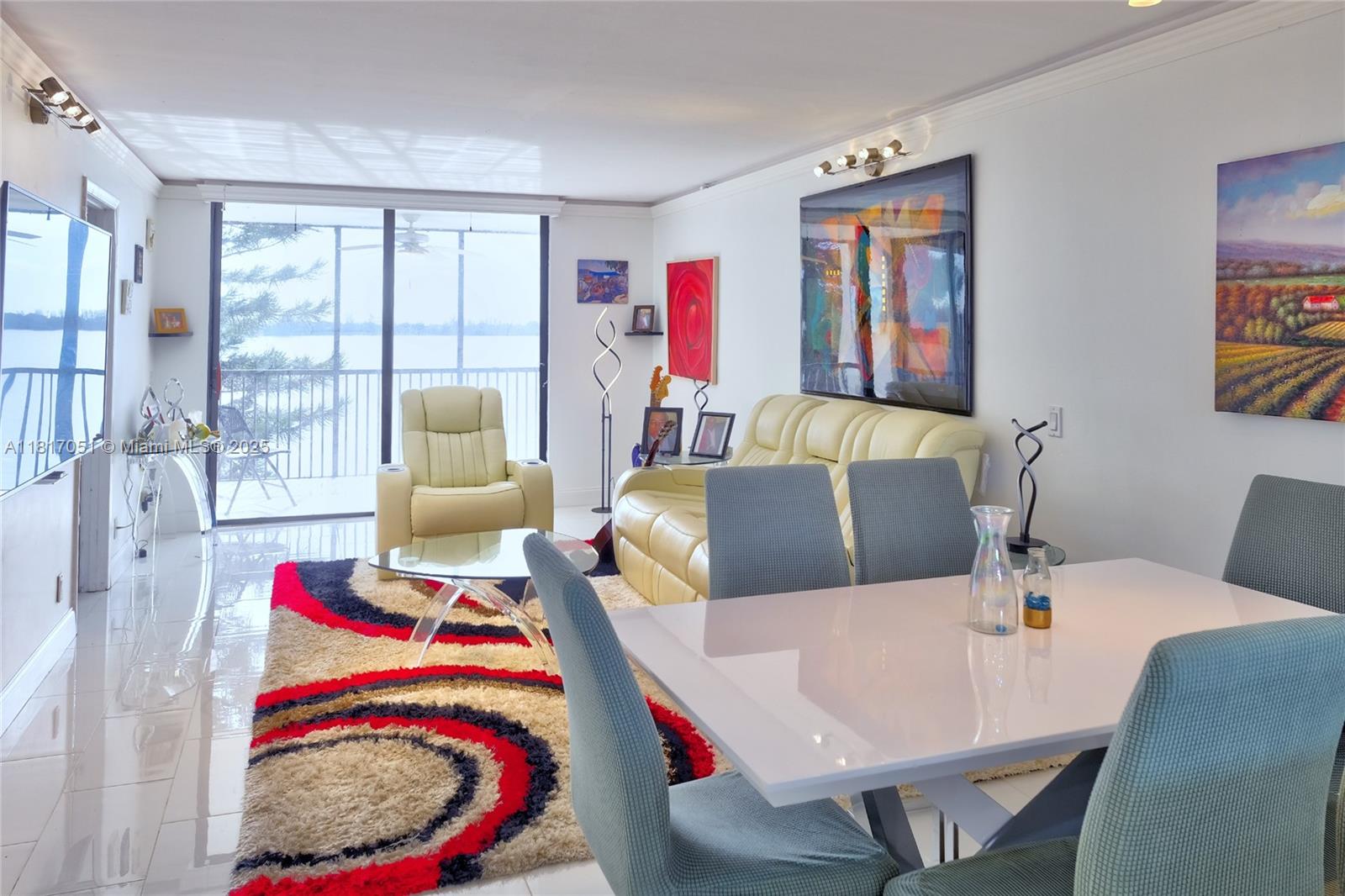 LAKE EMERALD CONDOMINIUM - Residential
