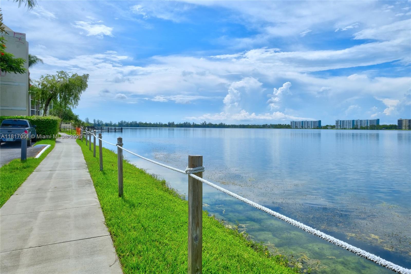 111 Lake Emerald Dr 307