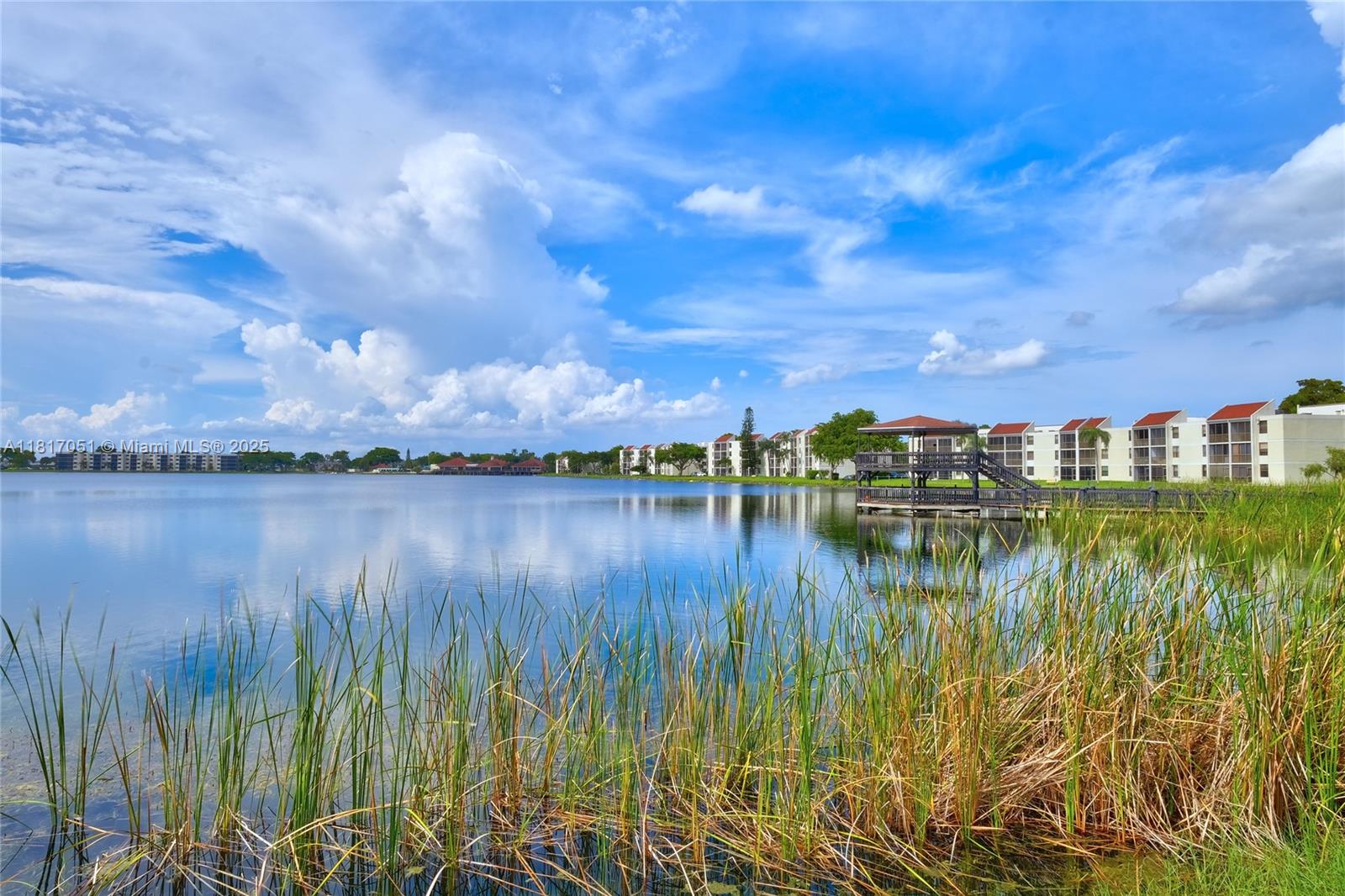 LAKE EMERALD CONDOMINIUM - Residential
