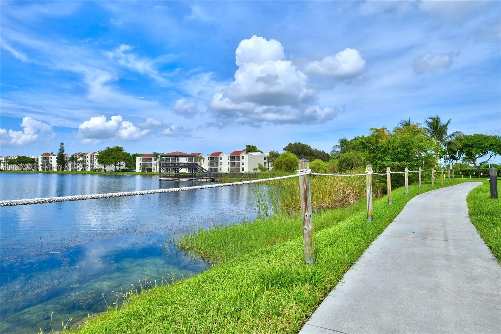 111 Lake Emerald Dr 307