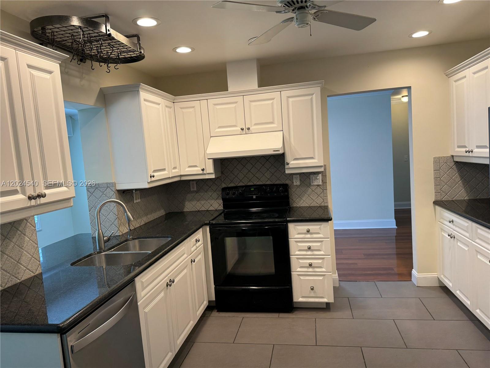 TAMARAC HILLS 1ST SEC - Residential Lease