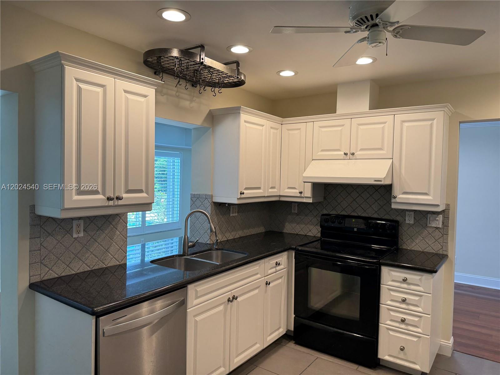 TAMARAC HILLS 1ST SEC - Residential Lease