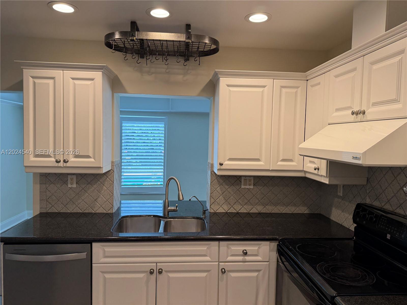 TAMARAC HILLS 1ST SEC - Residential Lease