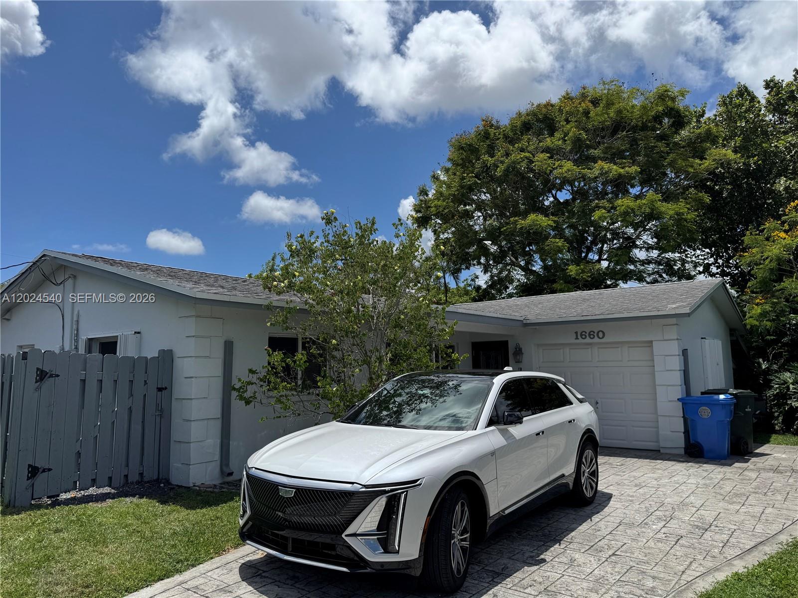 TAMARAC HILLS 1ST SEC - Residential Lease