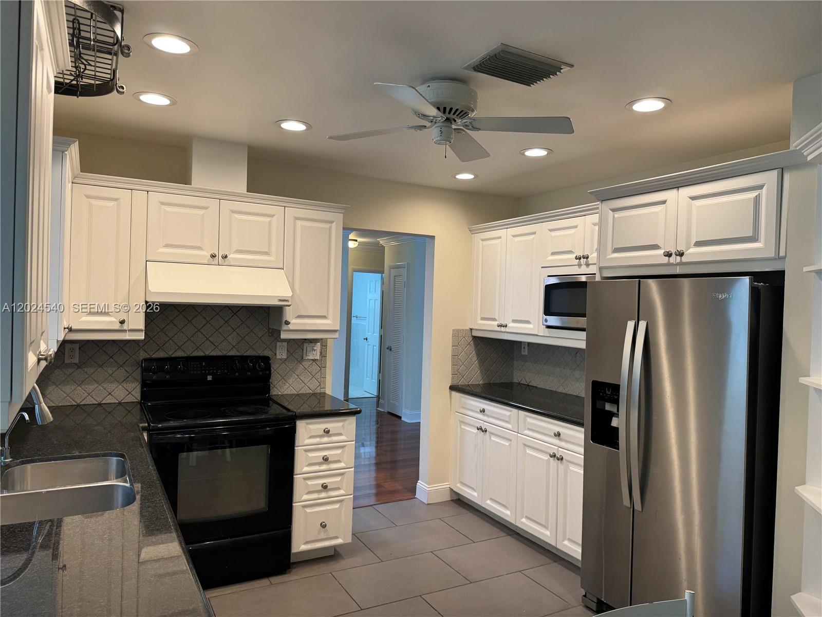 TAMARAC HILLS 1ST SEC - Residential Lease