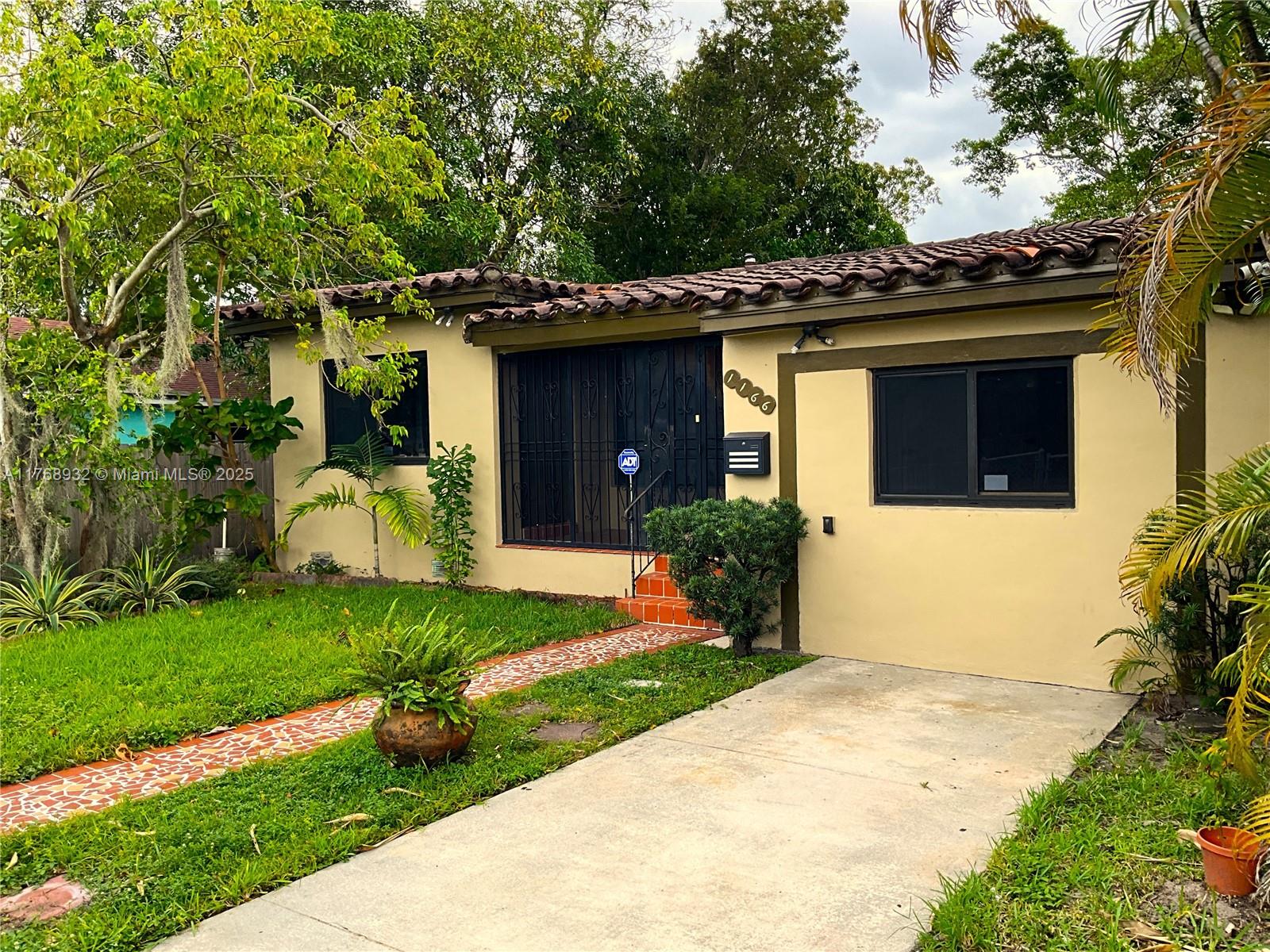 Rental Property at 1166 Nw 47th Terrace, Miami, Broward County, Florida - Bedrooms: 4 
Bathrooms: 2  - $3,000 MO.