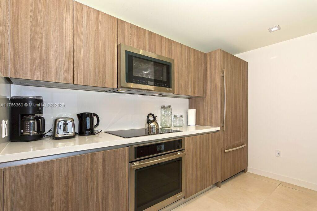 401 N Birch Rd 1111