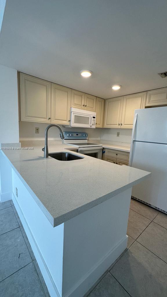 CLEAR LAKE CLUB CONDO - Residential Lease