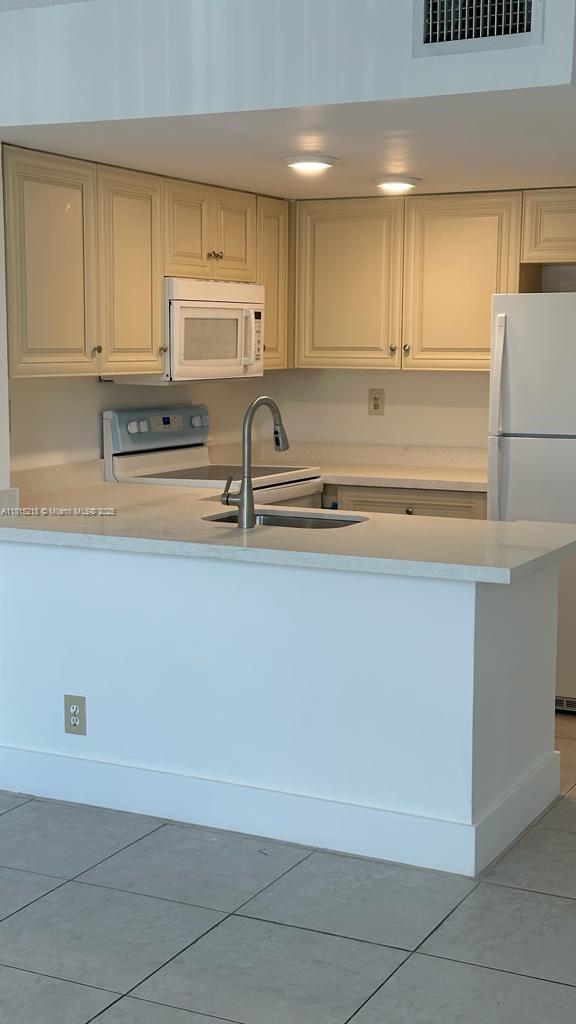 CLEAR LAKE CLUB CONDO - Residential Lease