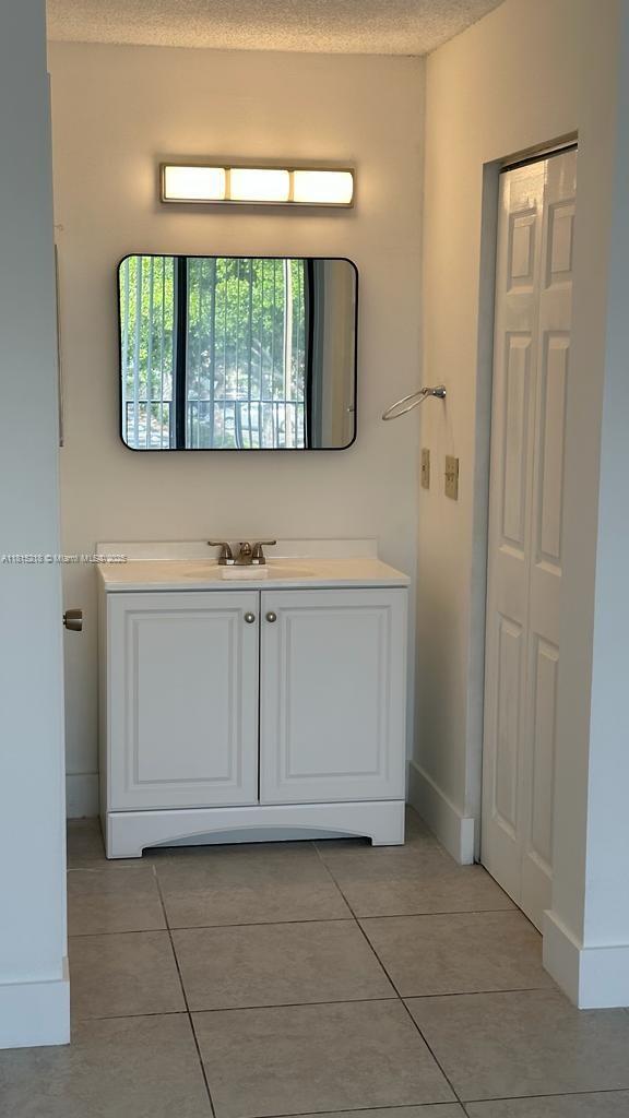 CLEAR LAKE CLUB CONDO - Residential Lease