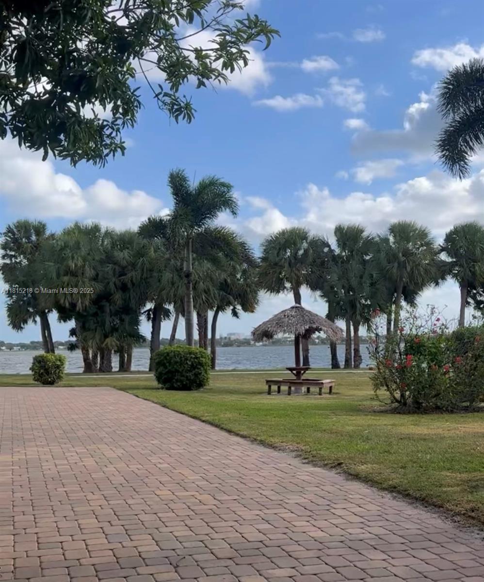 CLEAR LAKE CLUB CONDO - Residential Lease