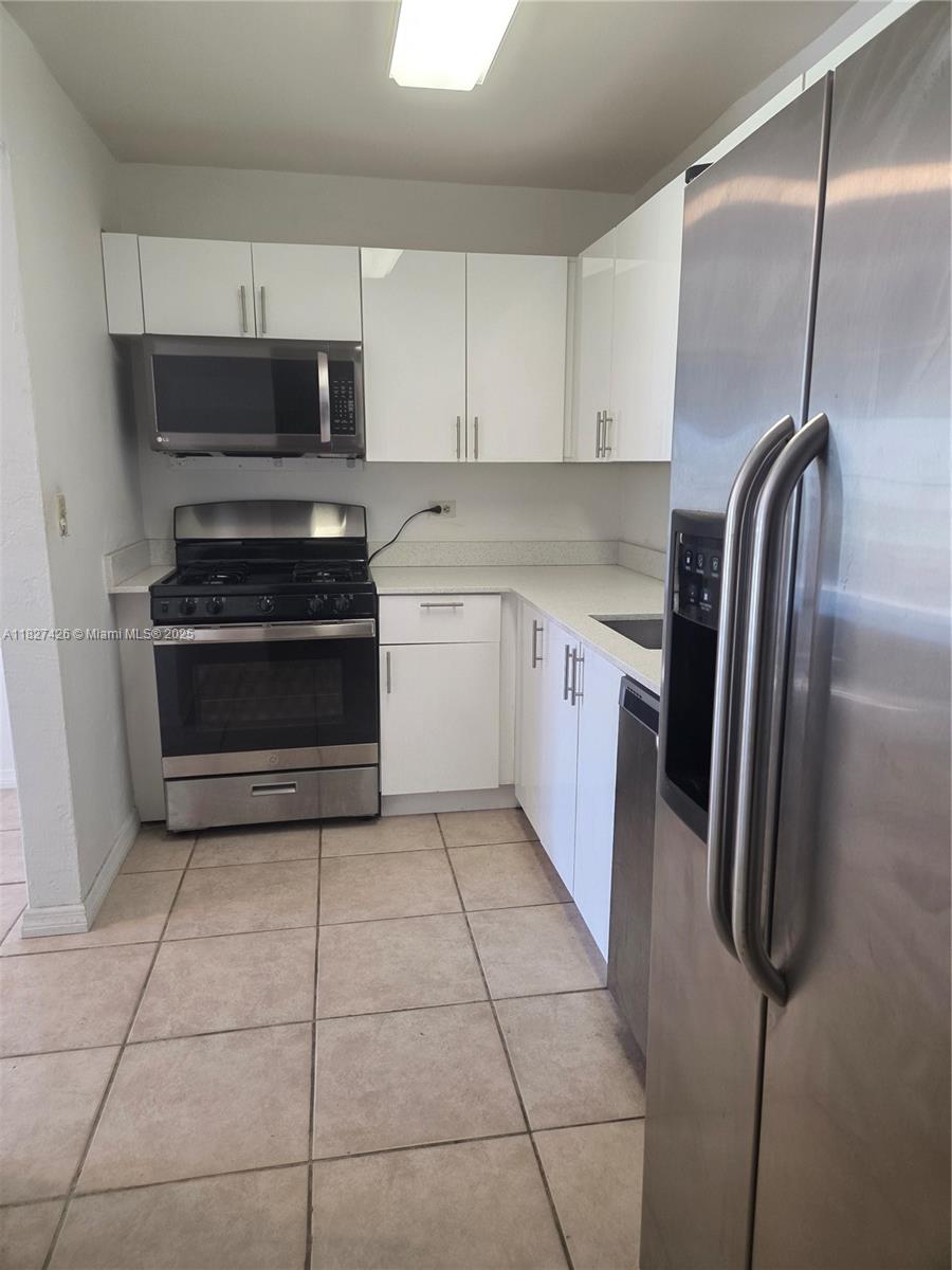 DADELAND GROVE CONDO - Residential