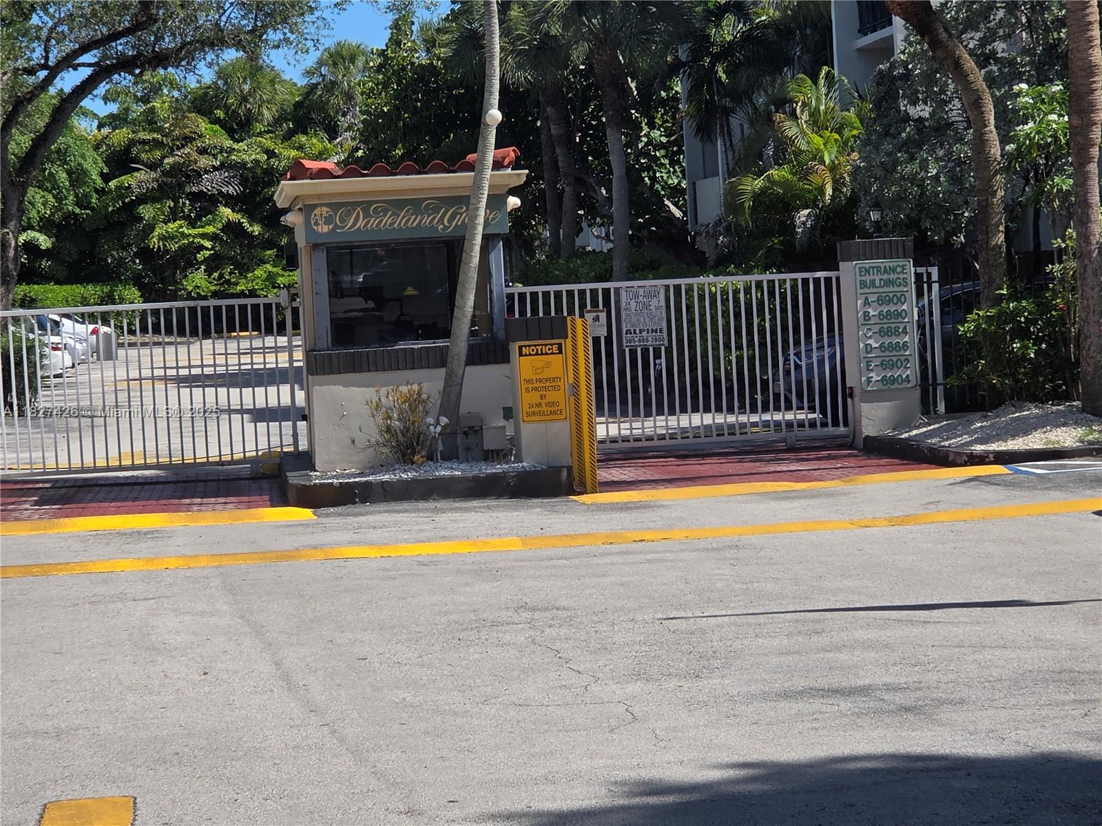 DADELAND GROVE CONDO - Residential