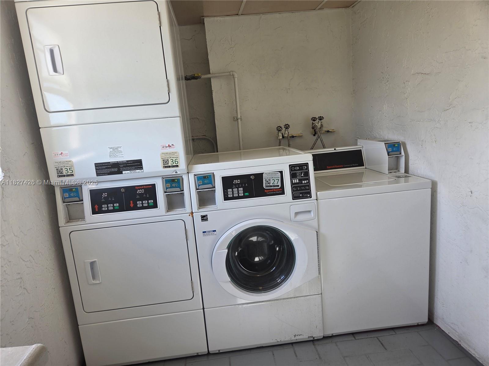 DADELAND GROVE CONDO - Residential