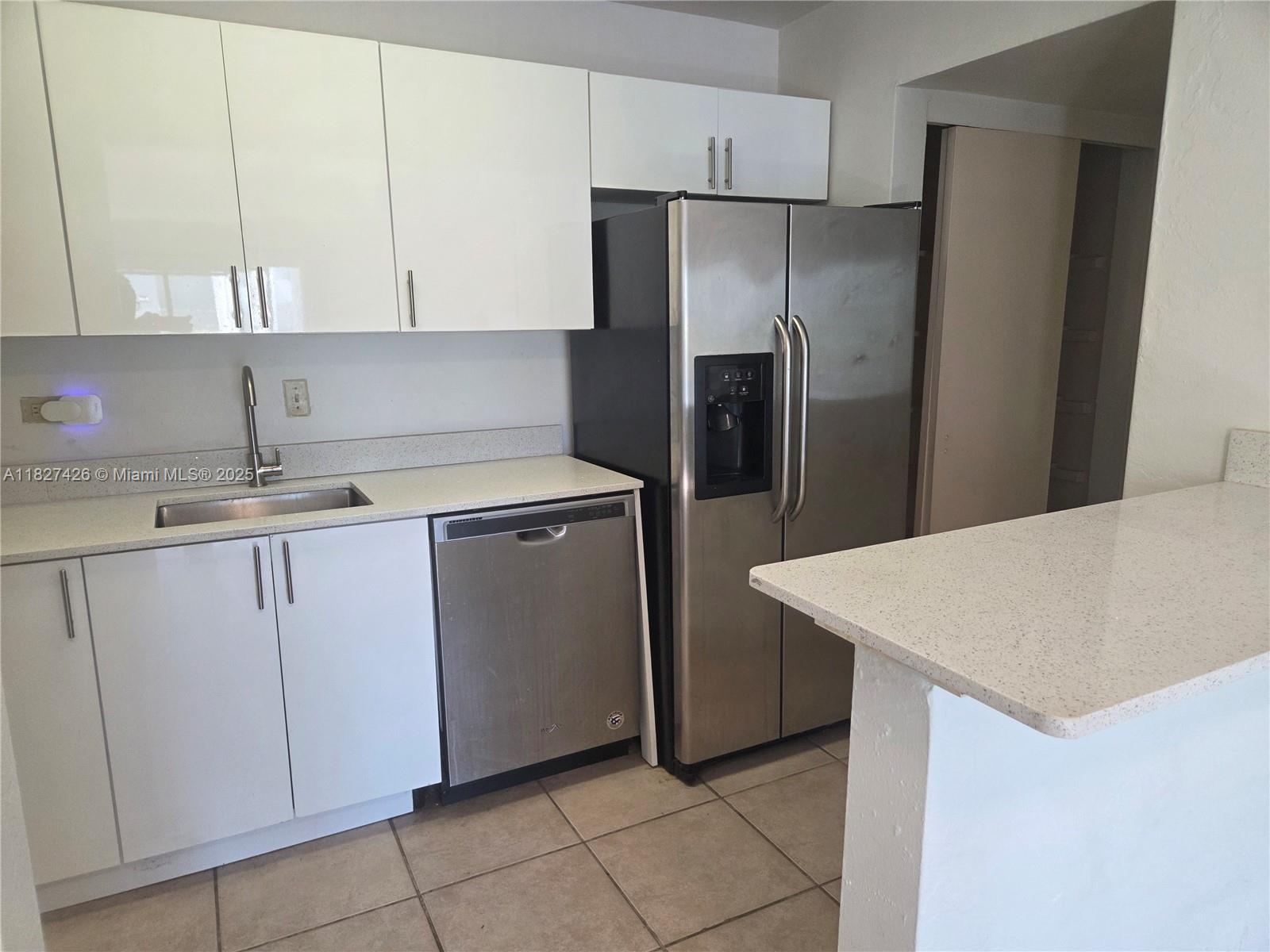 DADELAND GROVE CONDO - Residential