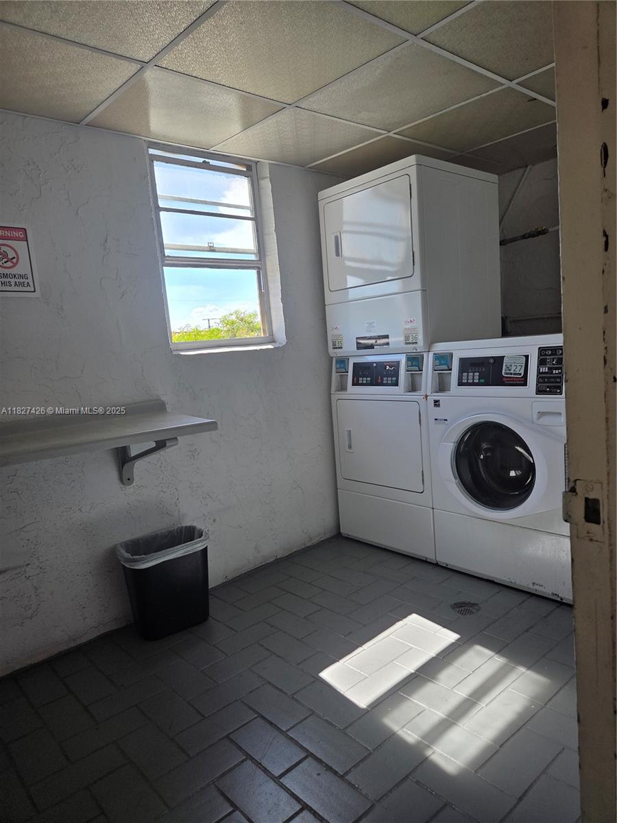 DADELAND GROVE CONDO - Residential