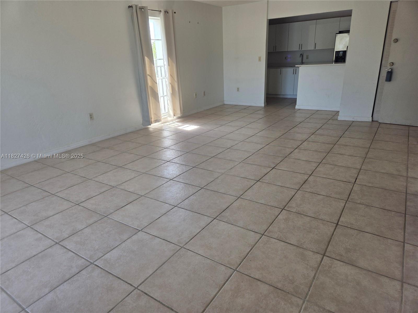 DADELAND GROVE CONDO - Residential