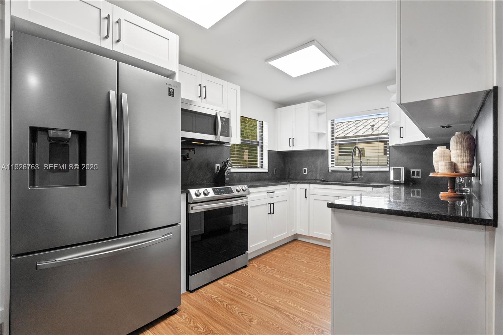 GLENDALE LAWNS REV PLAT - Residential Lease