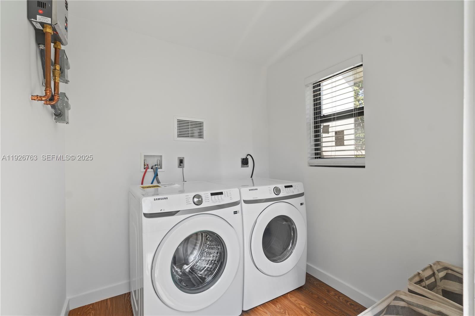 GLENDALE LAWNS REV PLAT - Residential Lease