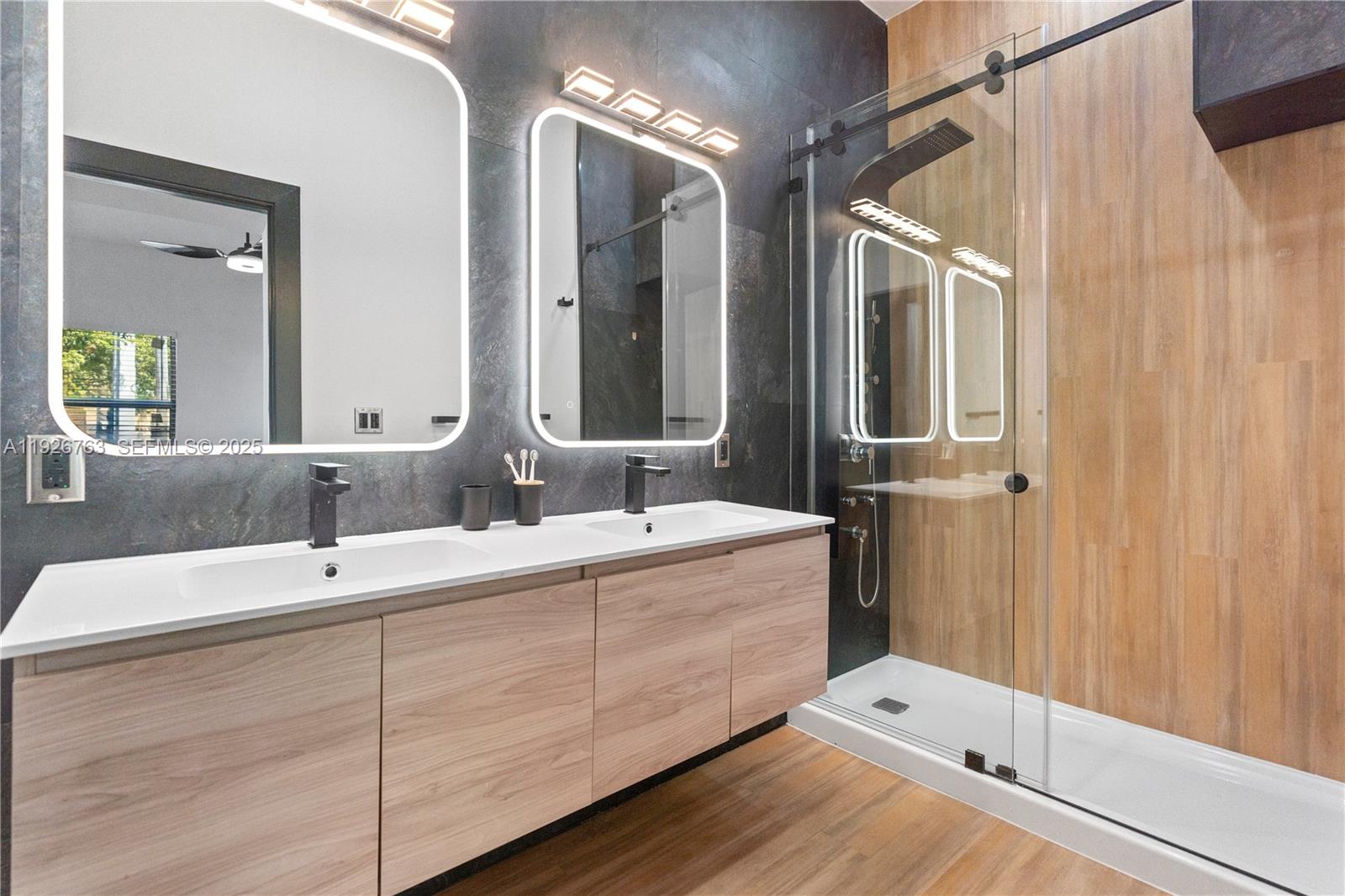 GLENDALE LAWNS REV PLAT - Residential Lease