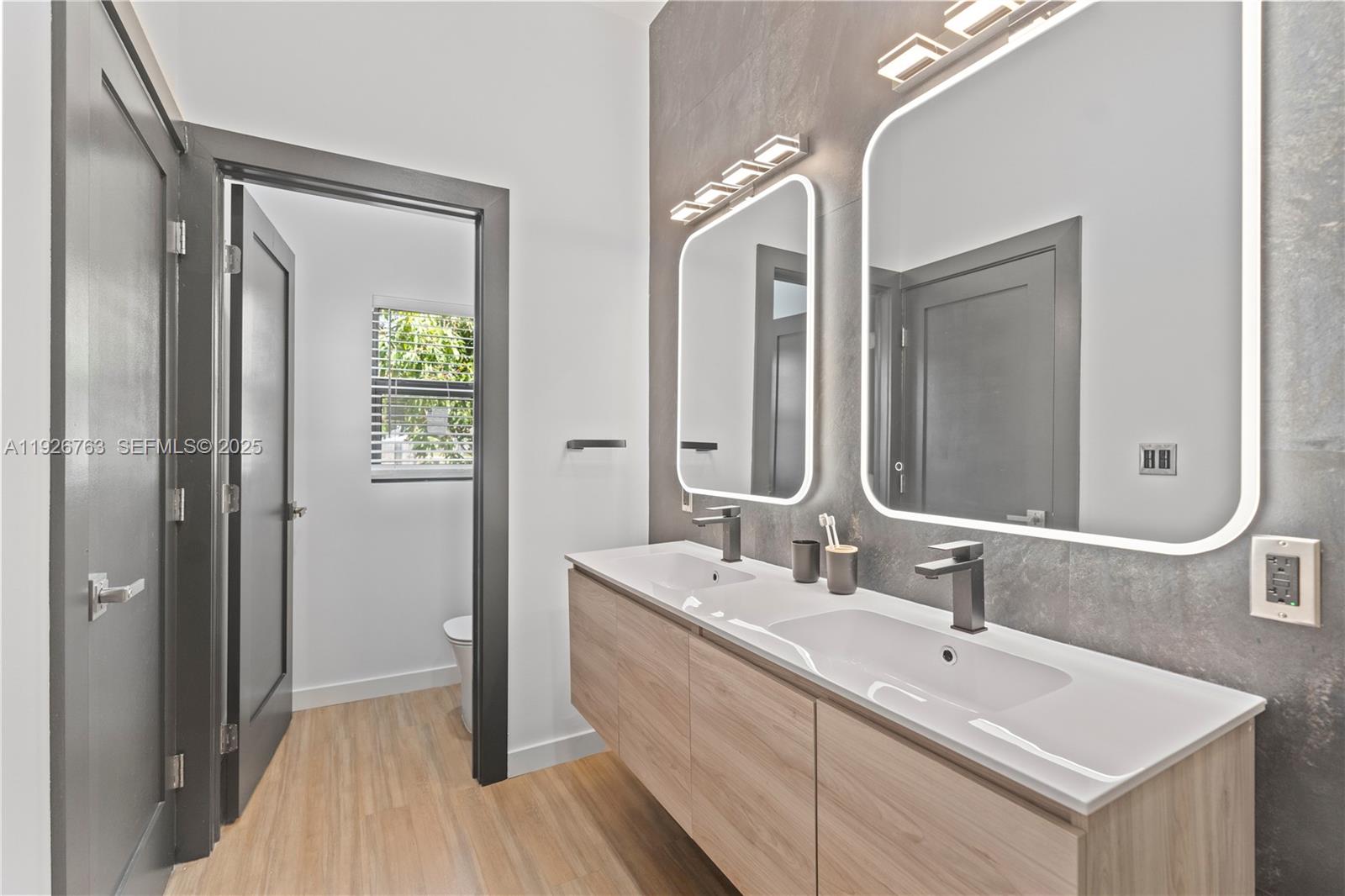 GLENDALE LAWNS REV PLAT - Residential Lease