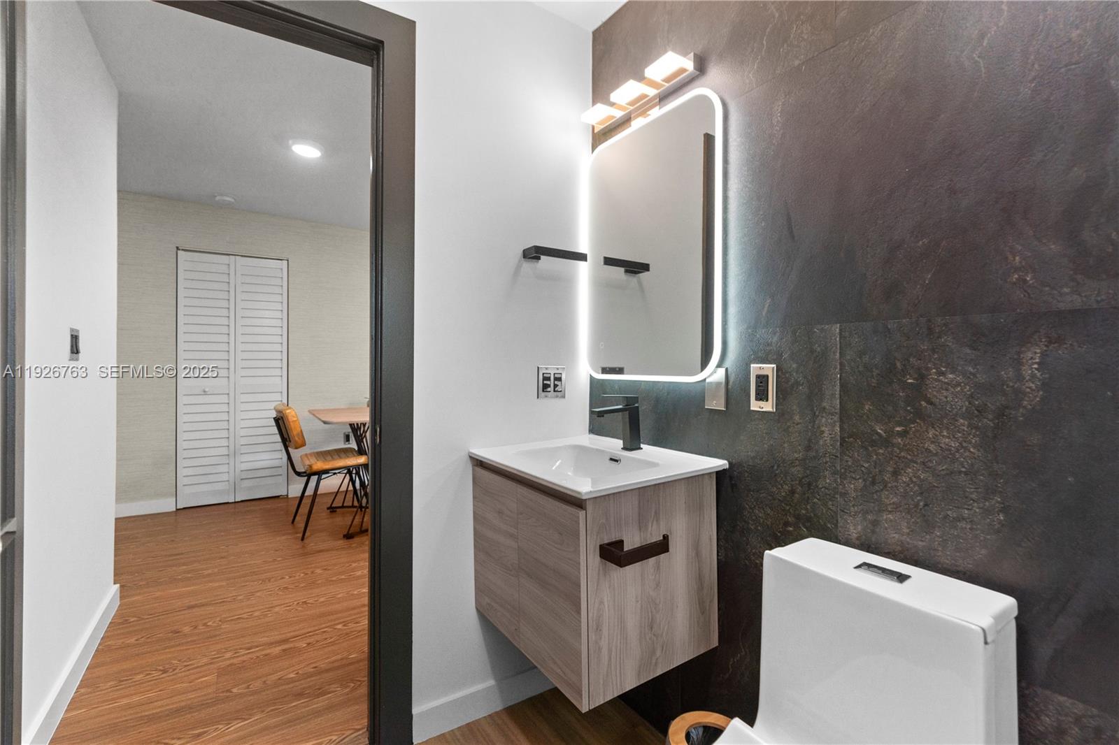 GLENDALE LAWNS REV PLAT - Residential Lease