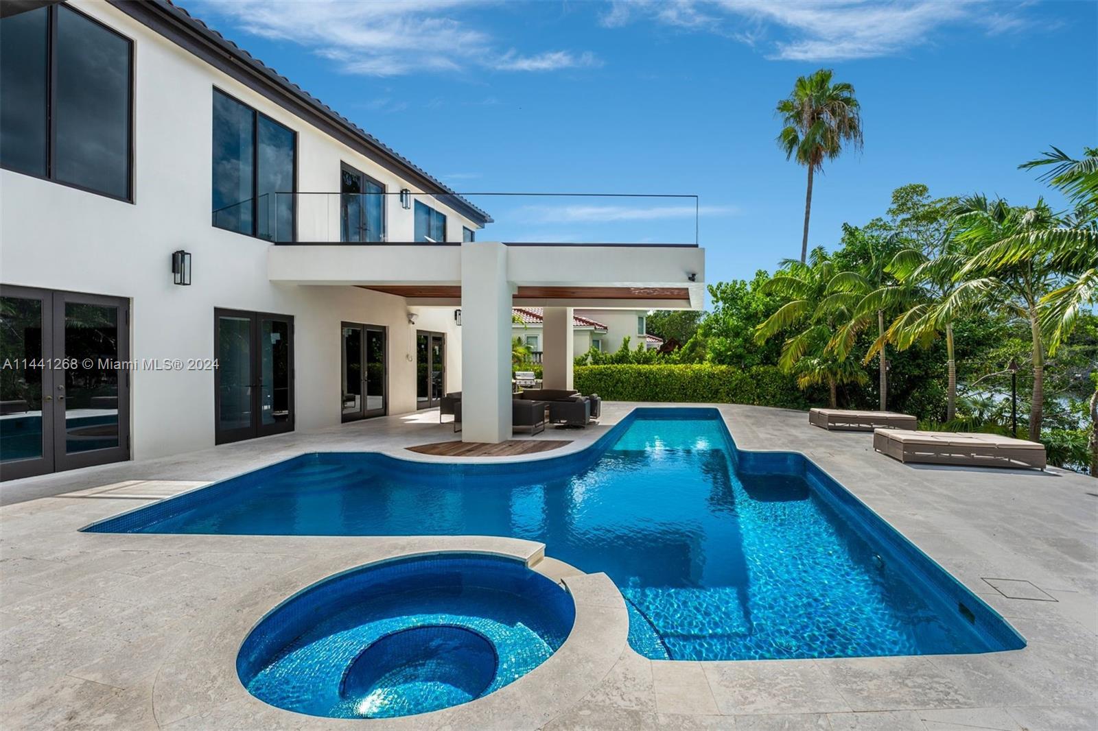 Property for Sale at 284 Las Brisas Ct Ct, Coral Gables, Broward County, Florida - Bedrooms: 5 
Bathrooms: 5  - $13,900,000