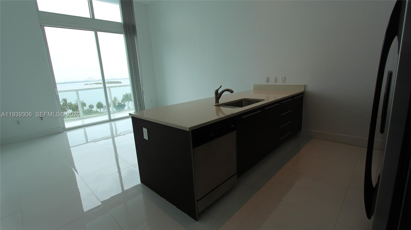 1900 N Bayshore Dr 804