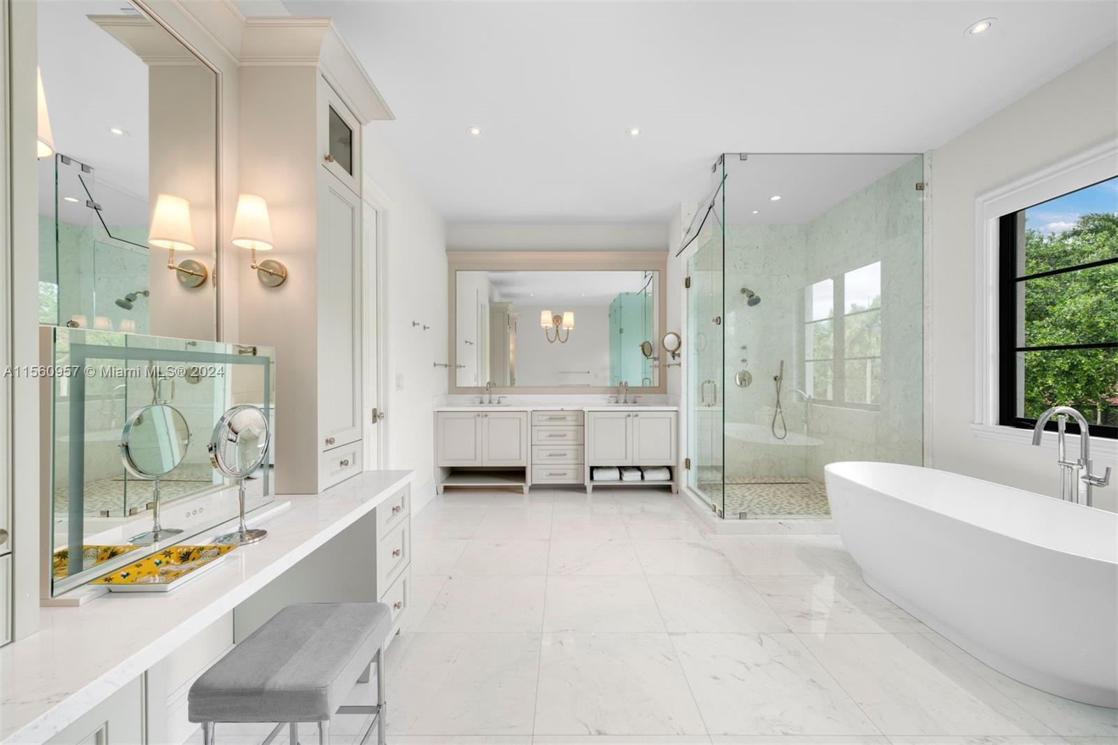 STONEGATE - Residential