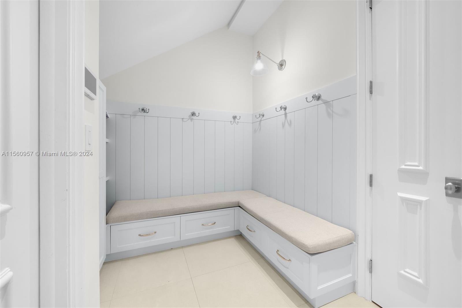 STONEGATE - Residential