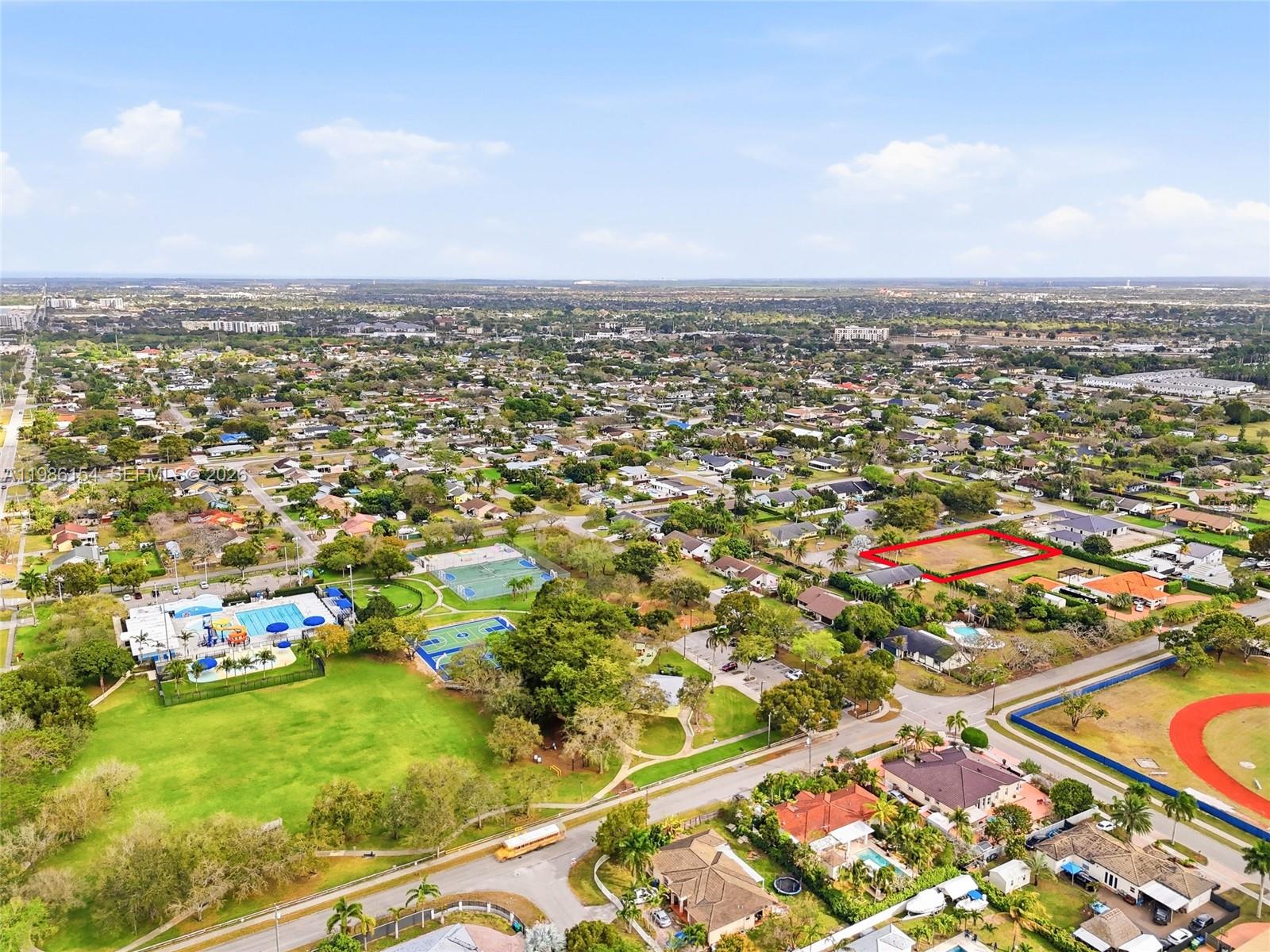 05 57 39 N110FT OF E120FT - Land