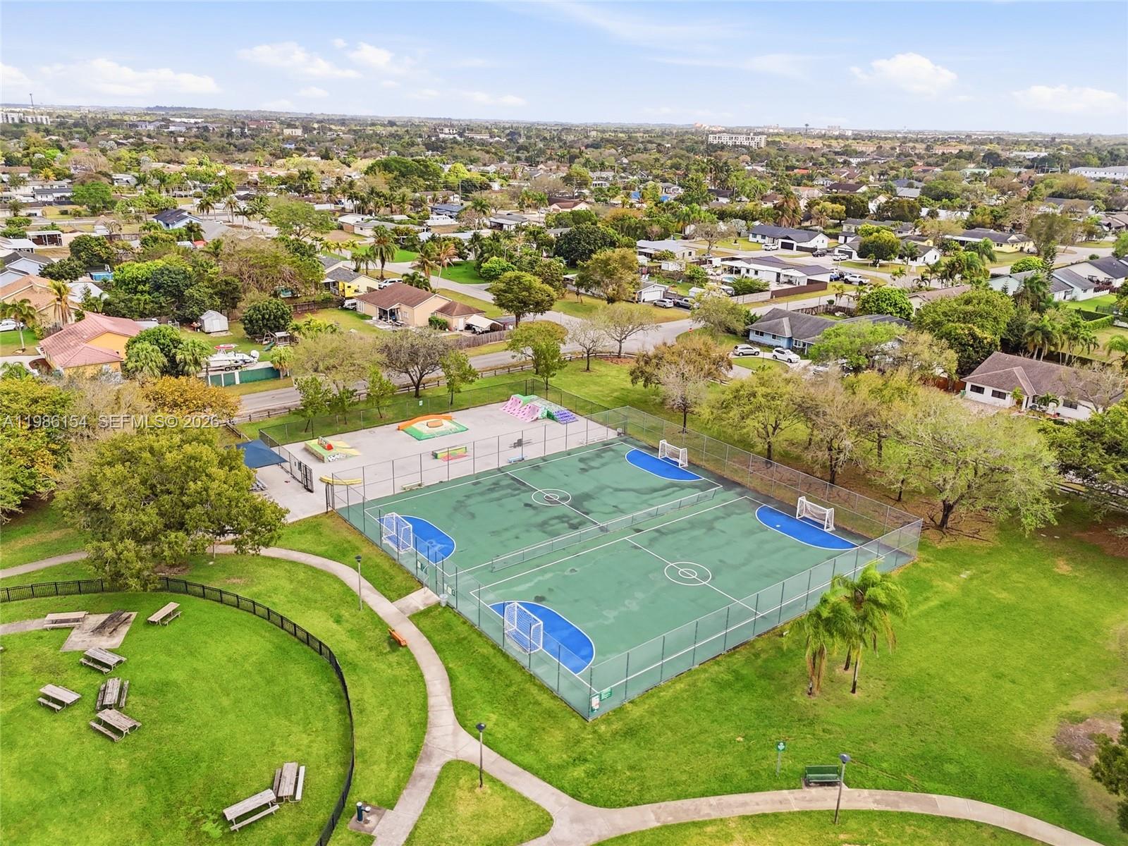 05 57 39 N110FT OF E120FT - Land