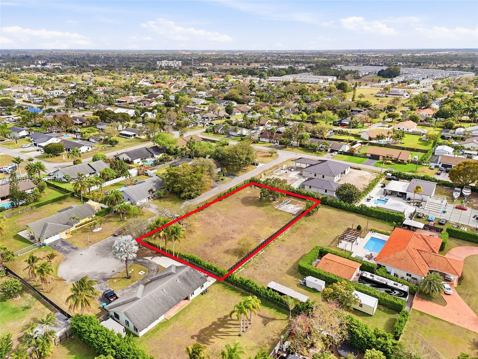 05 57 39 N110FT OF E120FT - Land