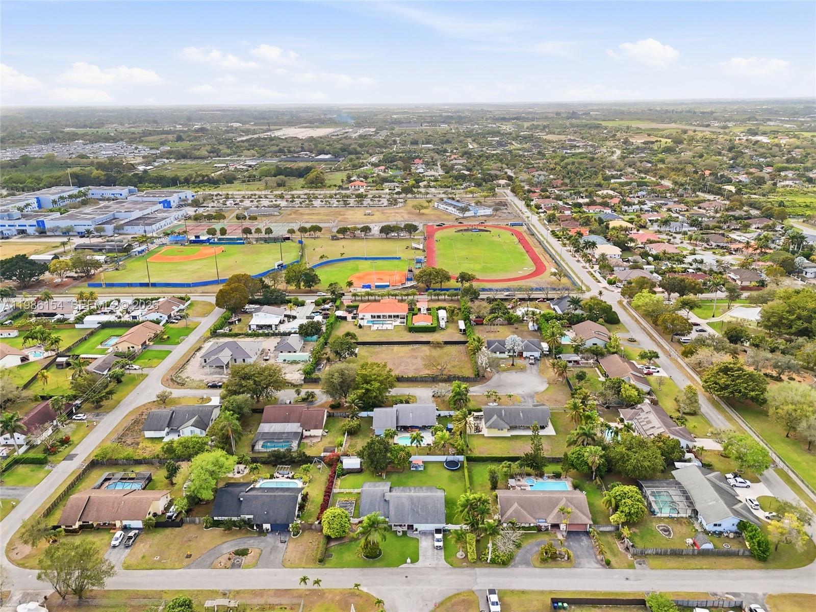 05 57 39 N110FT OF E120FT - Land