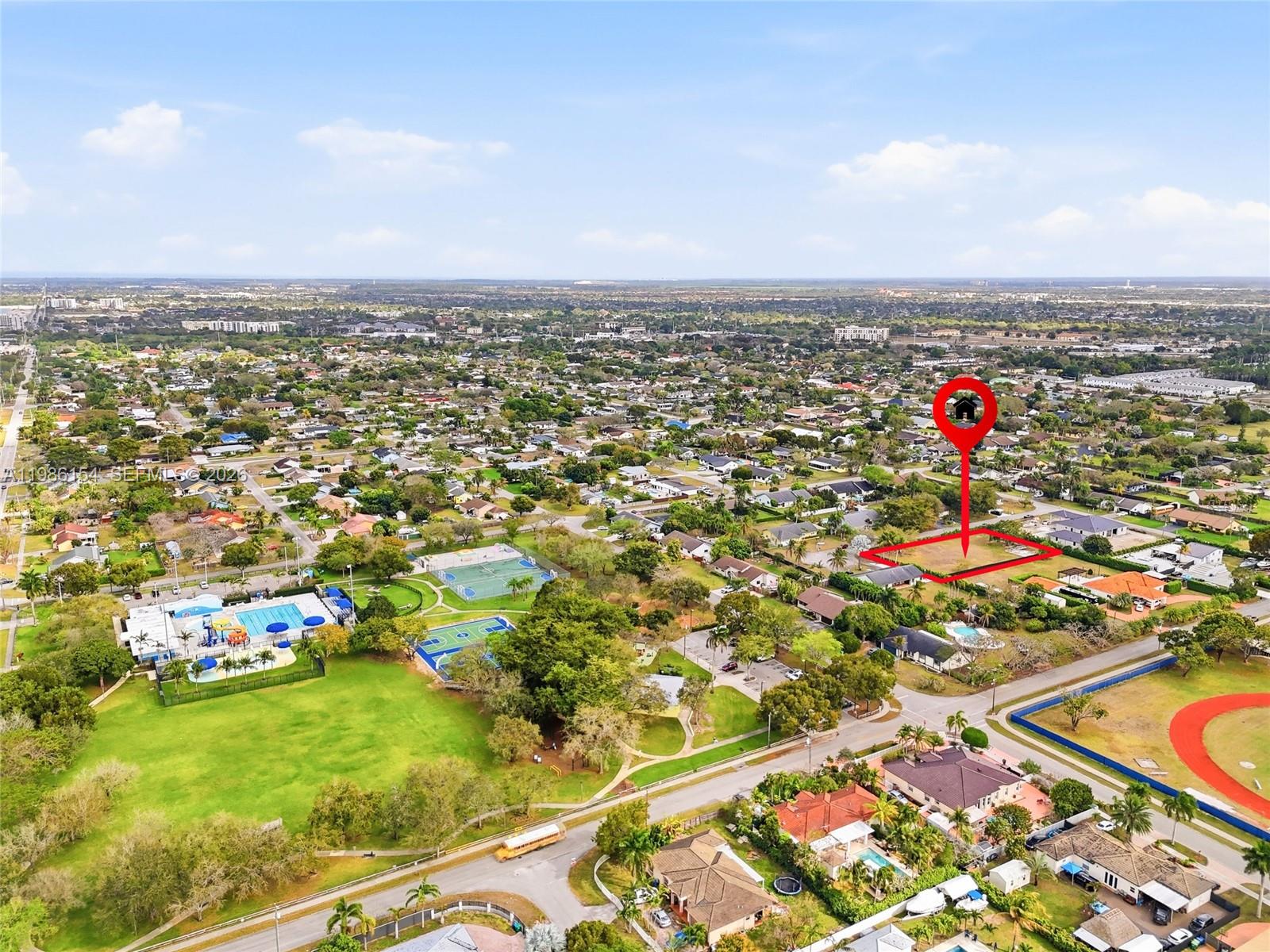 05 57 39 N110FT OF E120FT - Land