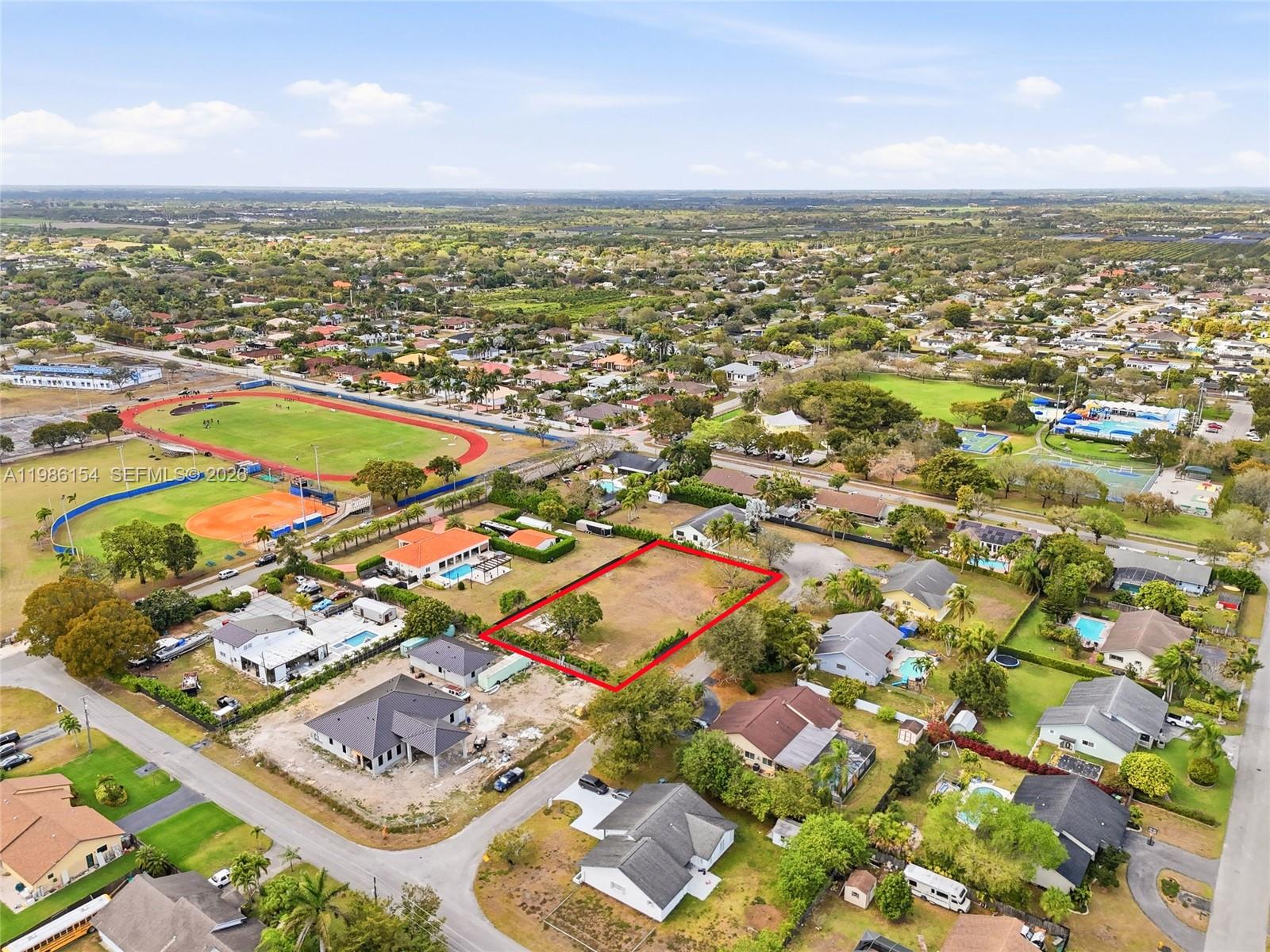 05 57 39 N110FT OF E120FT - Land