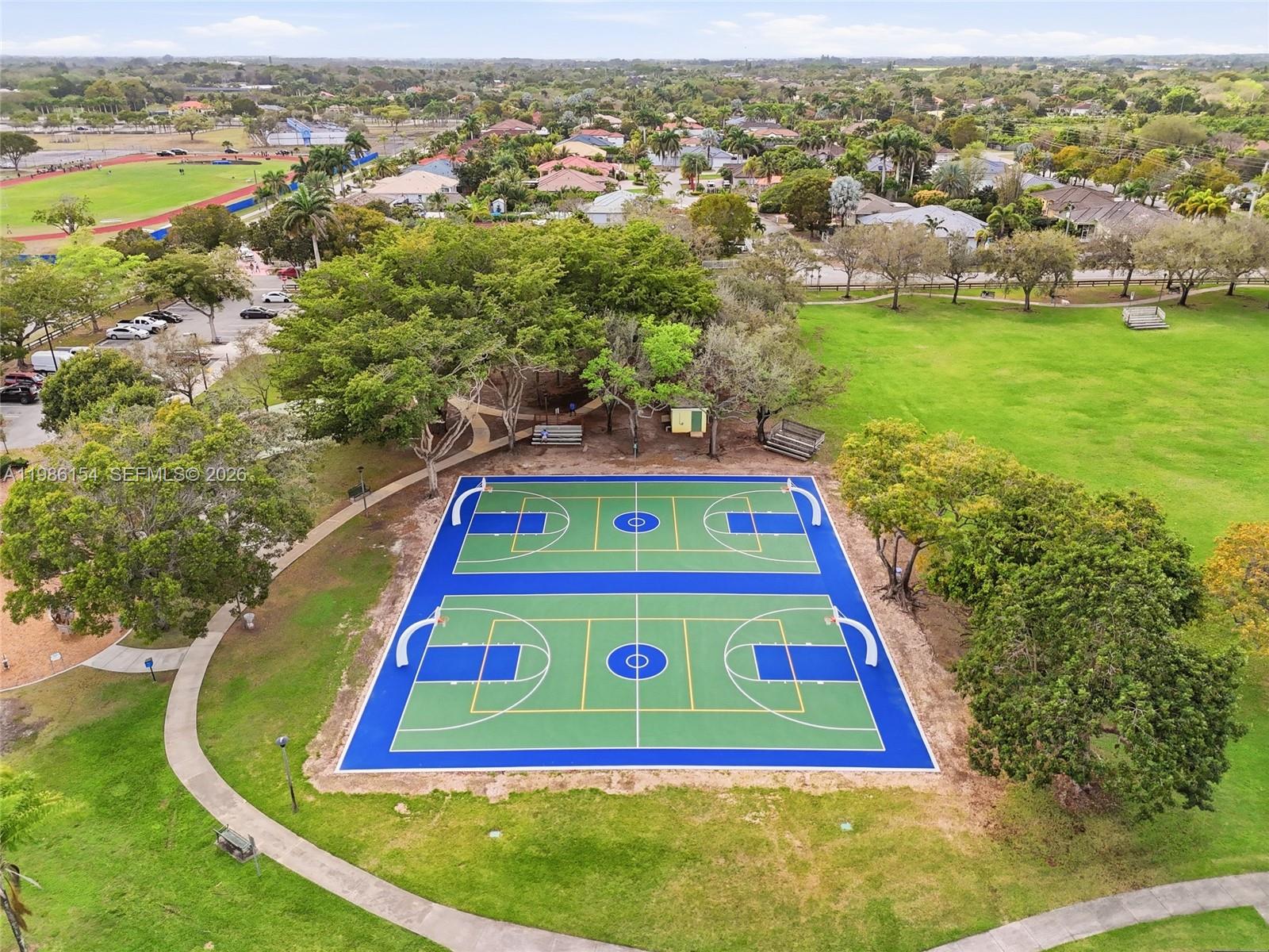 05 57 39 N110FT OF E120FT - Land