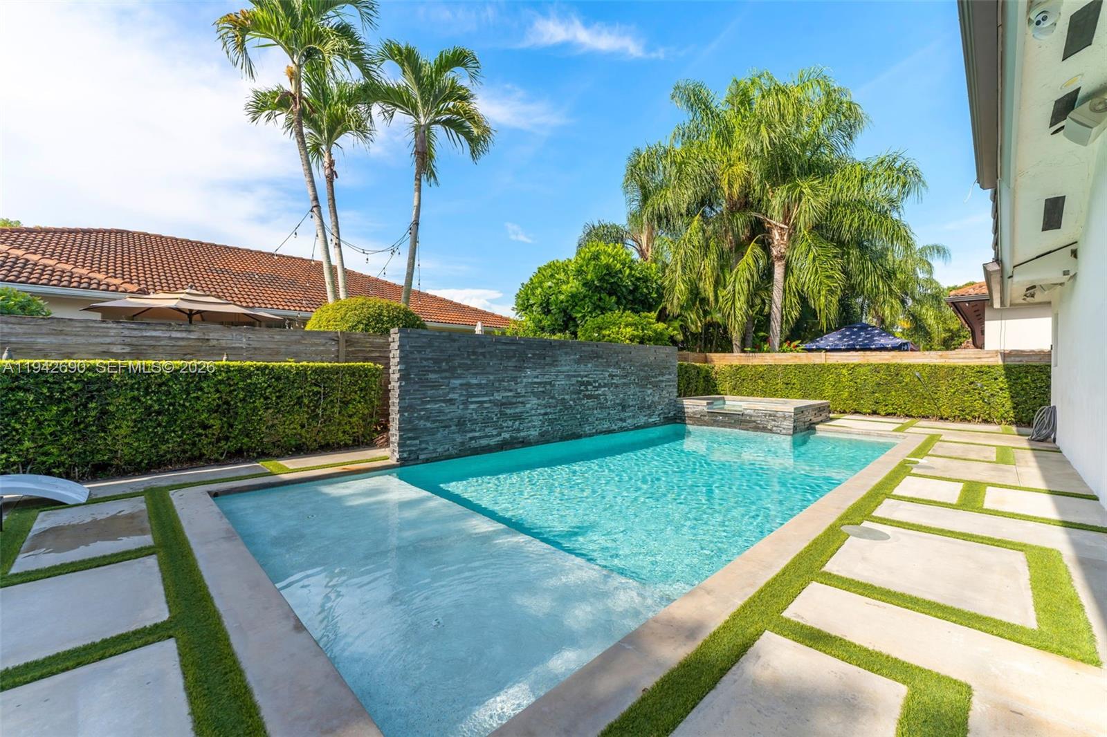 GARDEN HILLS SUB - Residential