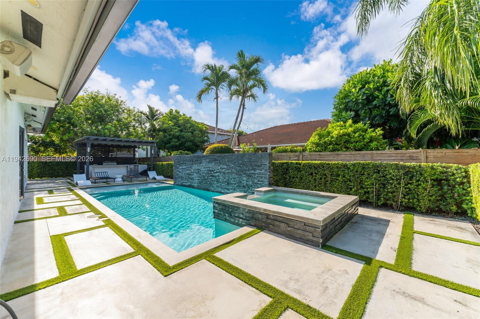 GARDEN HILLS SUB - Residential