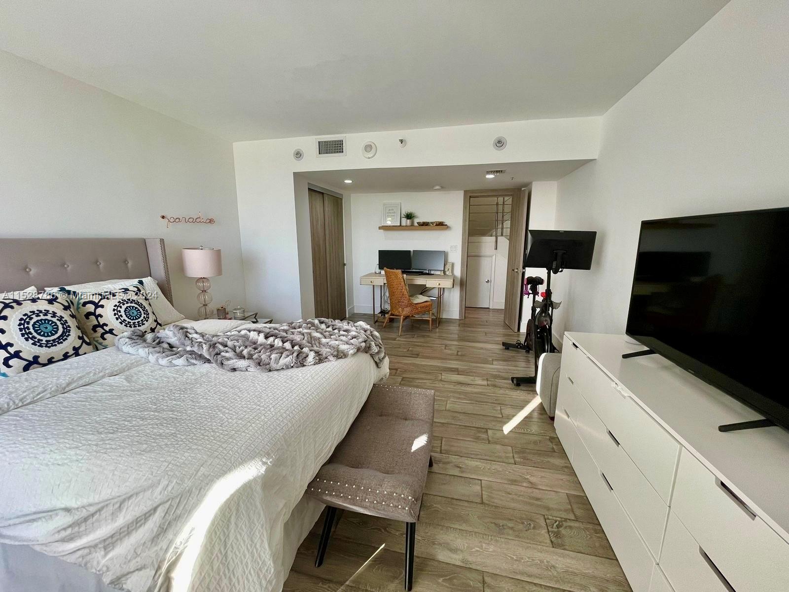 DELVISTA TOWERS CONDO - Residential