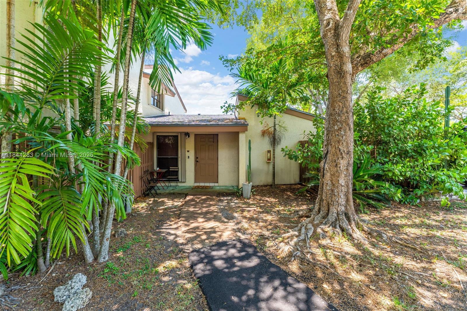 Beautifully updated 2-bedroom, 2-bath townhome in desirable Sabal Chase. Features include modern flooring throughout, upgraded kitchen with white shaker cabinets, granite countertops, and stainless steel appliances. Both bathrooms have been tastefully renovated. Spacious bedrooms, ample closet space, recessed lighting, and in-unit washer/dryer. Private fenced patio perfect for entertaining. Community offers pools, clubhouse, gym, tennis courts, and lush green spaces. Excellent location near Miami Dade College, shopping, dining, and major highways. Move-in ready!