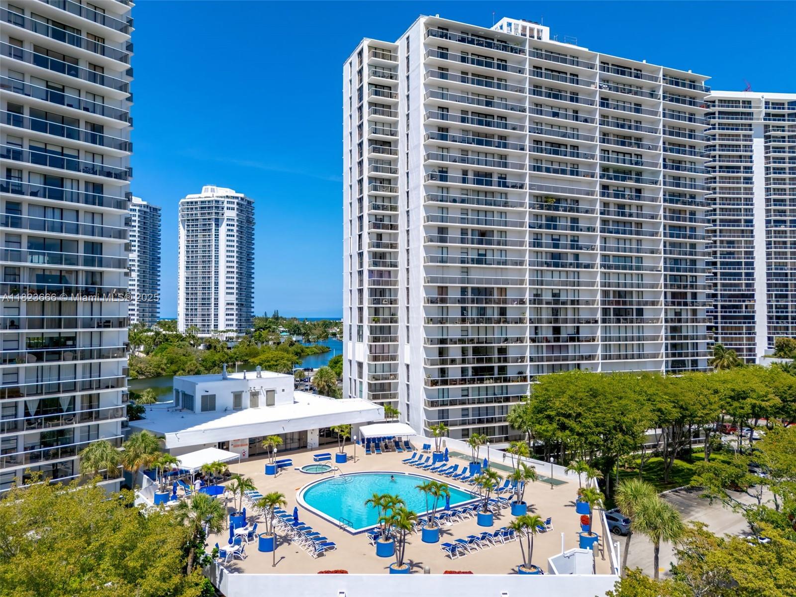 FLAMENCO CONDO TOWER I - Residential