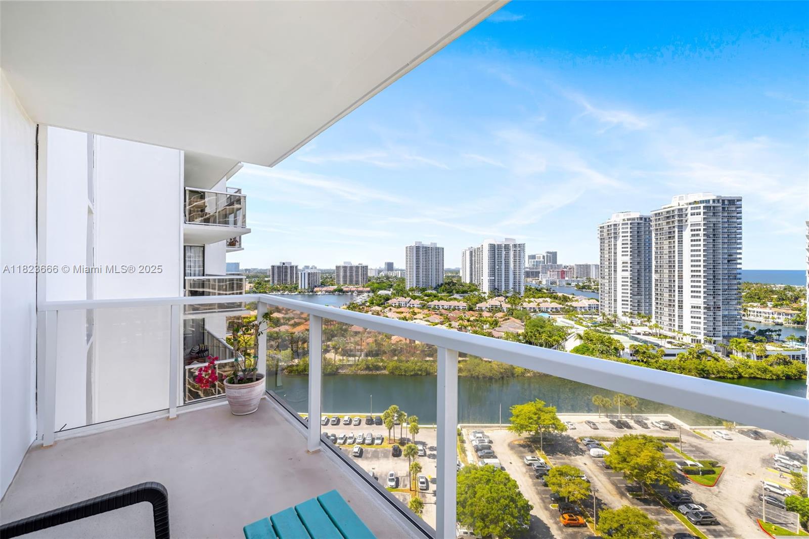 FLAMENCO CONDO TOWER I - Residential