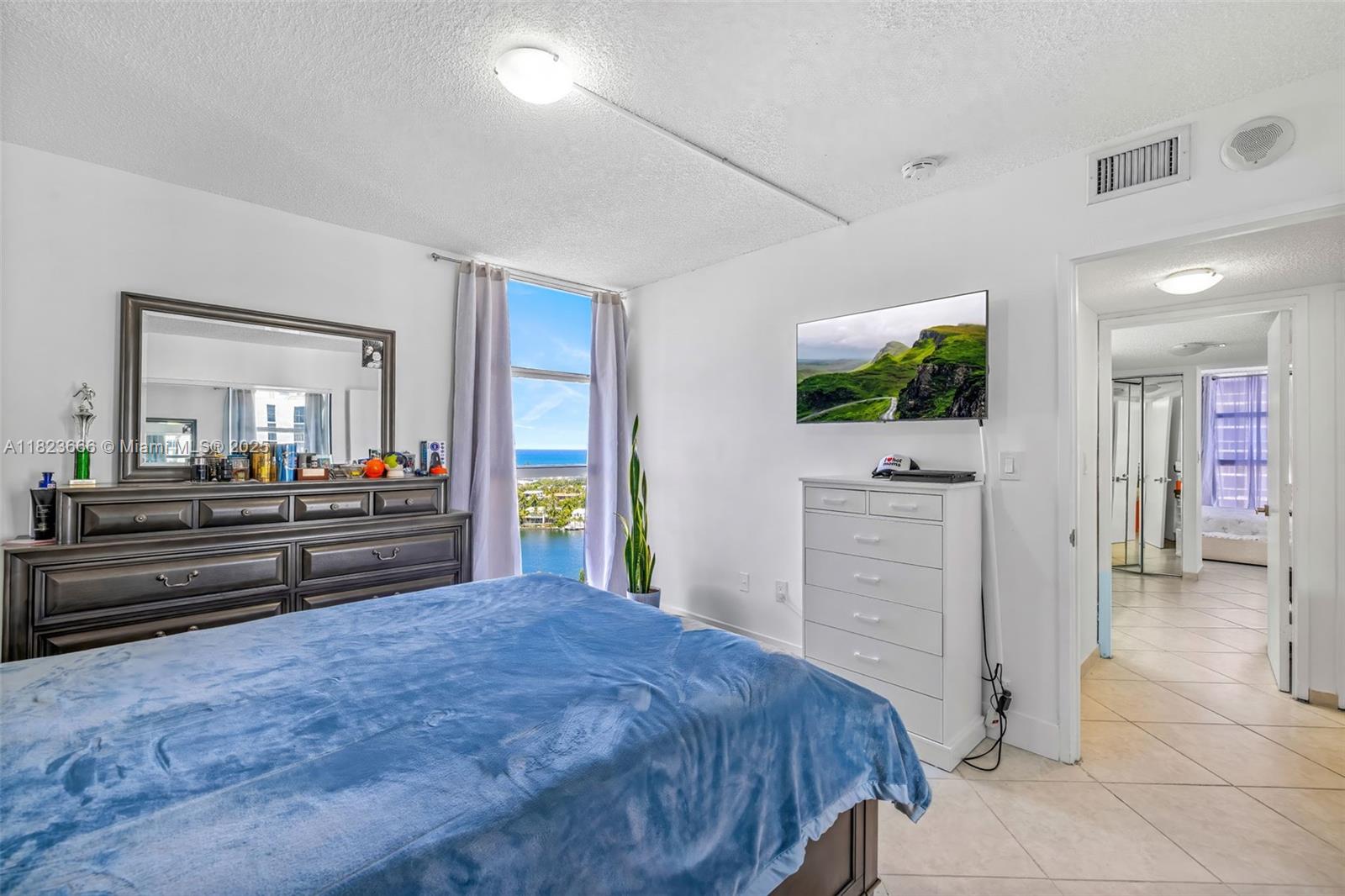 FLAMENCO CONDO TOWER I - Residential