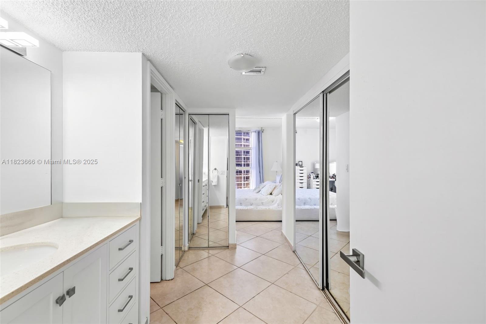 FLAMENCO CONDO TOWER I - Residential