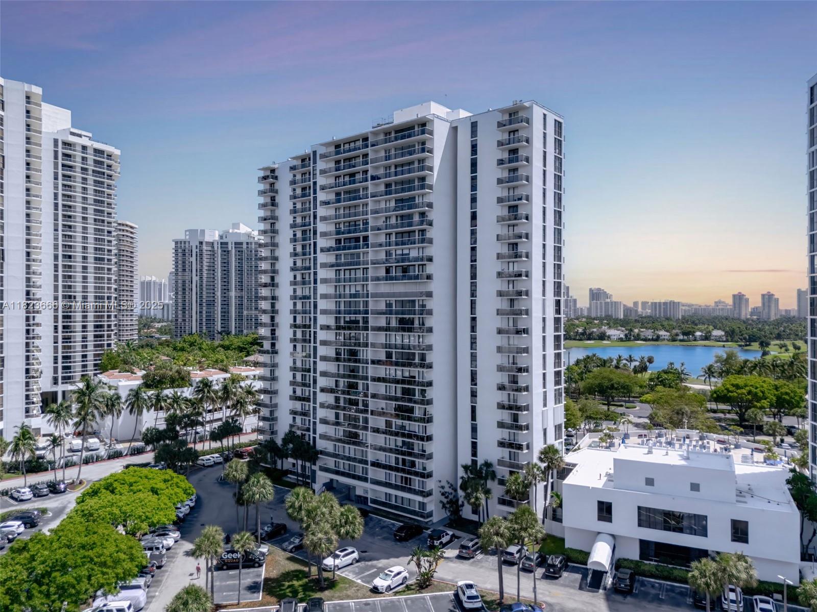 FLAMENCO CONDO TOWER I - Residential