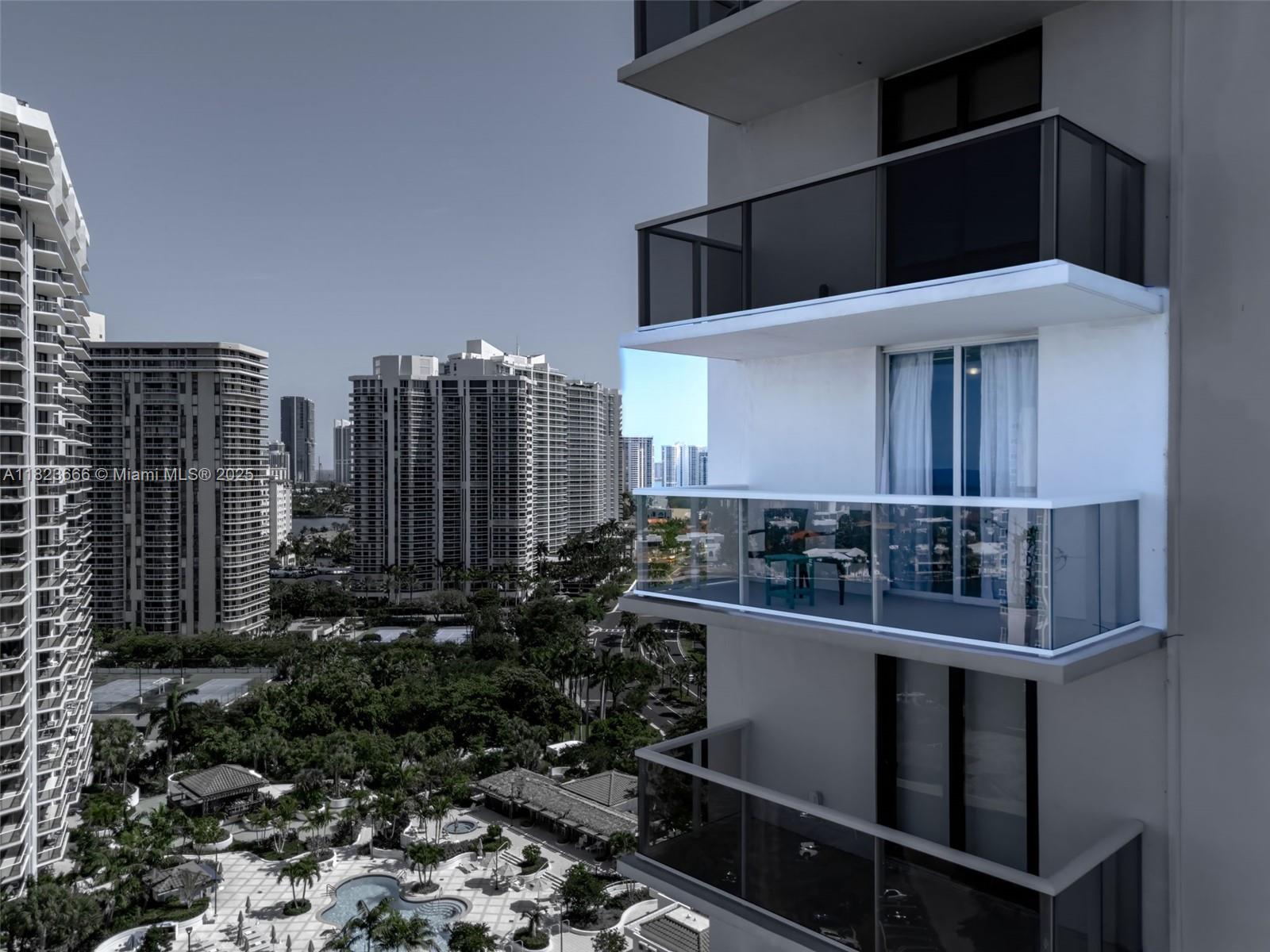 FLAMENCO CONDO TOWER I - Residential