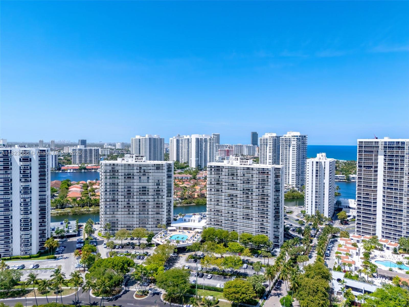 FLAMENCO CONDO TOWER I - Residential