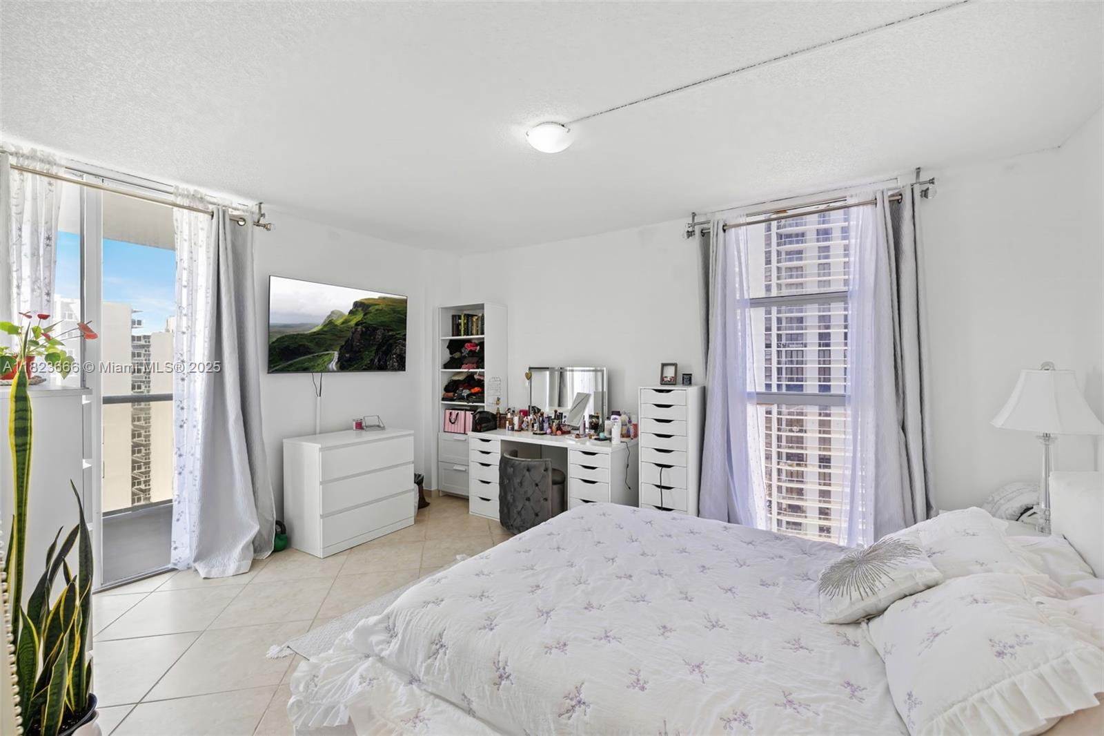 FLAMENCO CONDO TOWER I - Residential