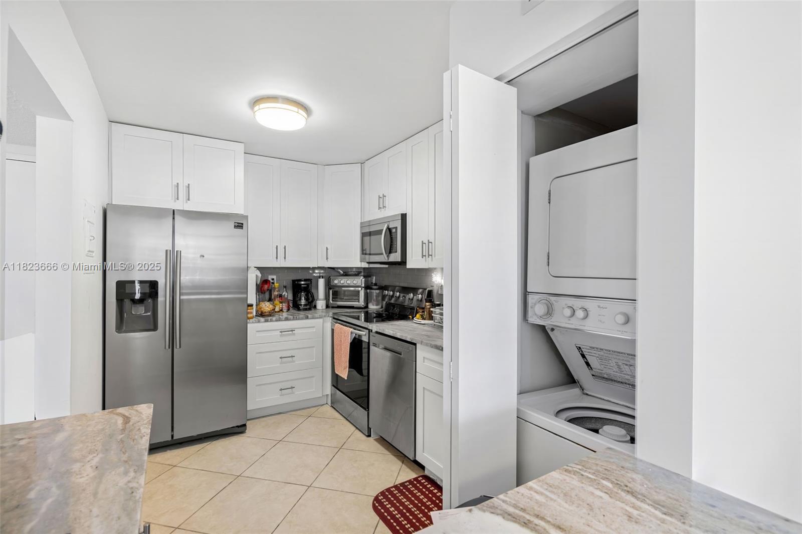 FLAMENCO CONDO TOWER I - Residential